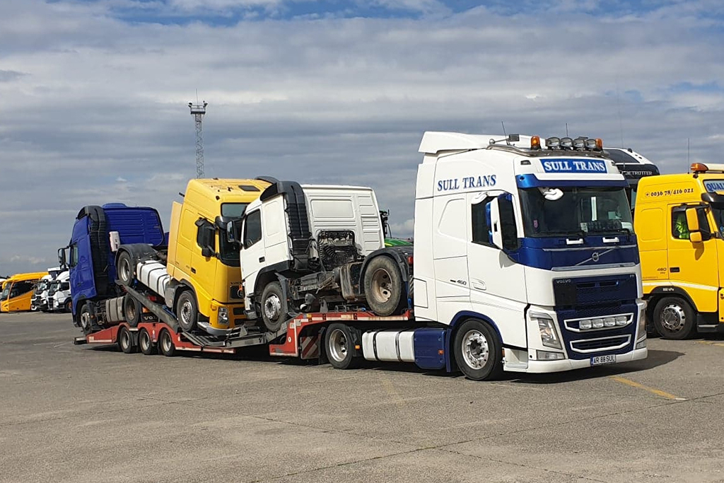 2/3 Camioane transport agabaritic